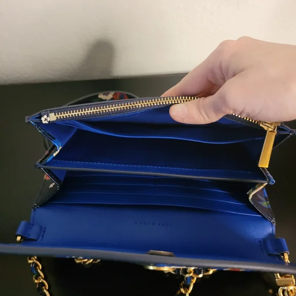 Tory Burch Parker Floral Printed   Crossbody - Picture 12 of 16